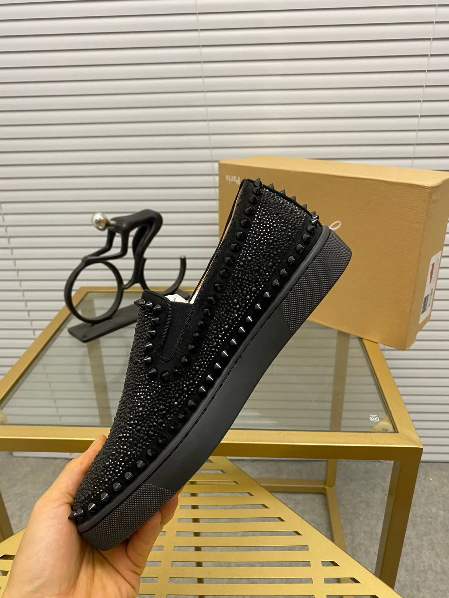Men's shoes 💰: 480💰christian louboutin (CL red sole shoes) counter nail series, high-top casual sneakers for couples 📢 📢 📢 Exclusive hot style release🎈🎈💪movable latex feet👻finished outsole line [proud]😝Female 35-40#Male 38#-46, global supply😝 [Top version]: Original imported cowhide upper, top original leather lining, original molded TPU outsole, original 1:1 detail processing, original shoe last.